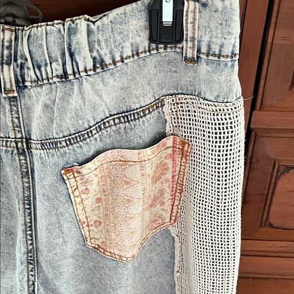 POL Distressed Wide Leg Jeans in Blue And White - Picture 8 of 12